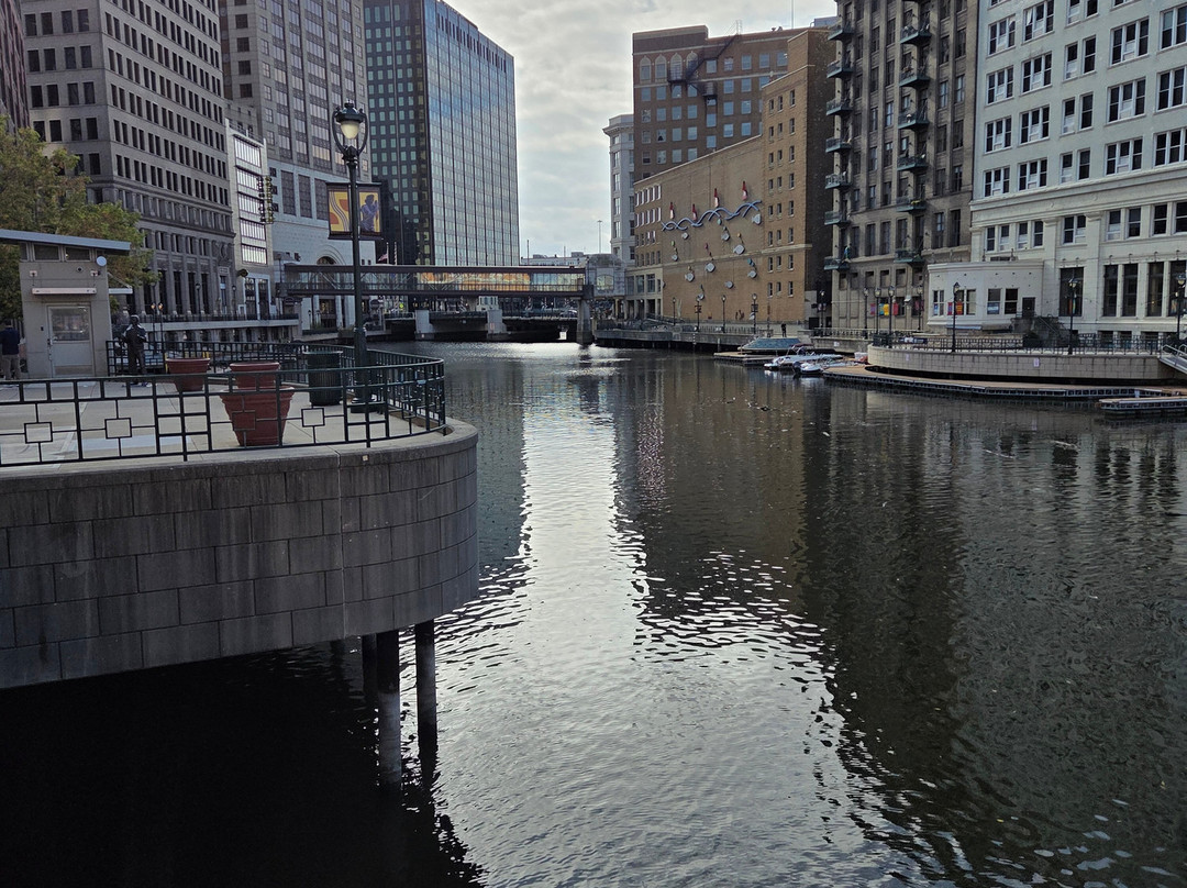 Bronze Fonz-密尔沃基必去景点