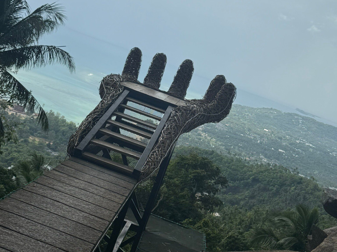 Overlap Stone-拉迈海滩必去景点