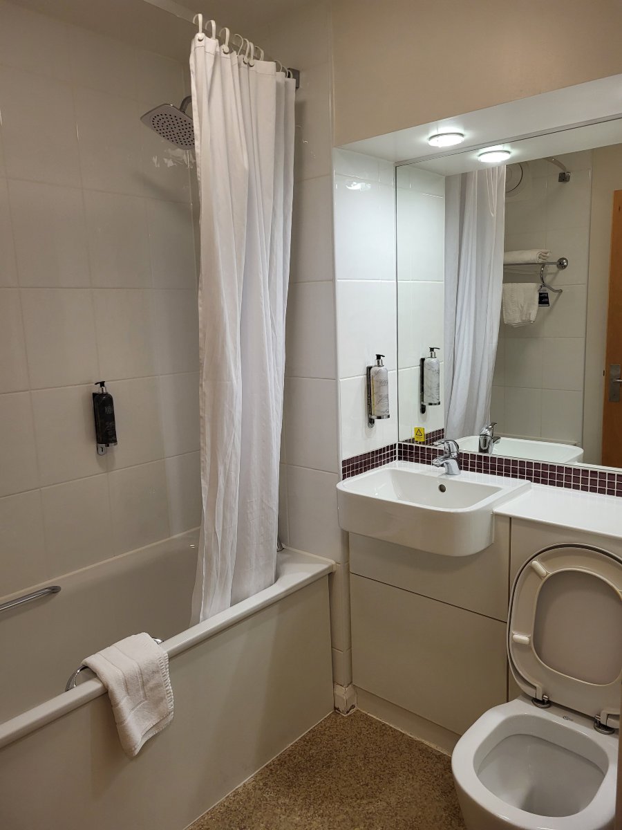 优品迎爱丁堡机场酒店(M9, Jct1)-浴室