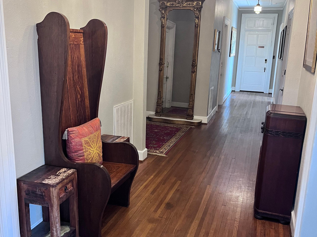 The Book and the Spindle主图