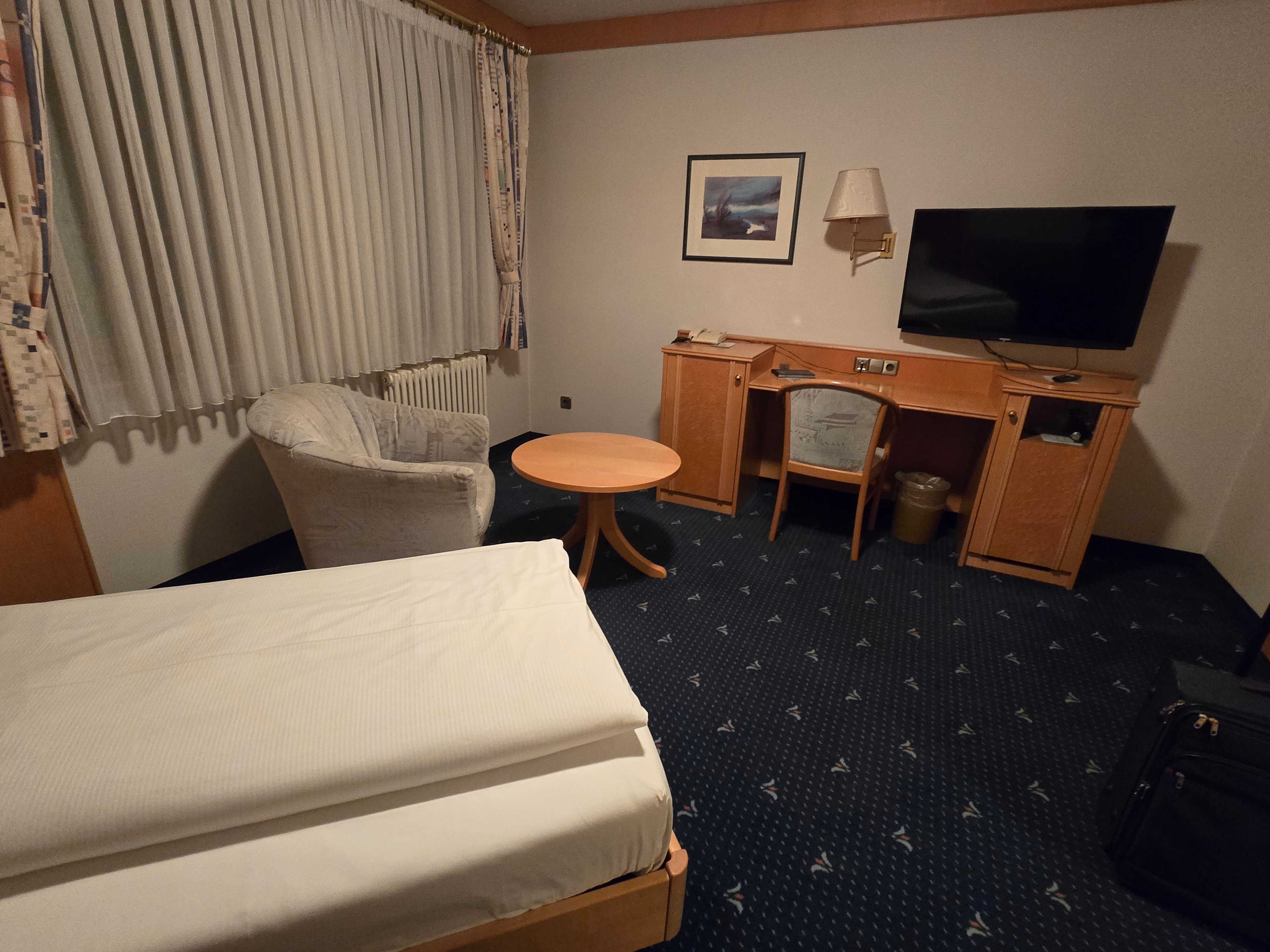 Hotel-Restaurant Hirsch Berghaupten-客卧