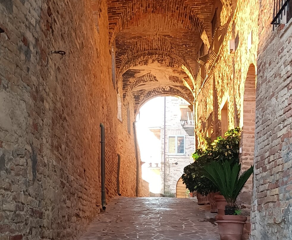 Valdaso: Villages between the Sea and the Sibillini Mountains-阿尔蒂多纳必去景点