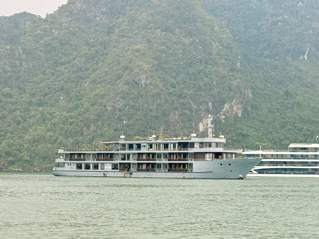 Erina Cruise-下龙湾必去景点