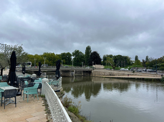 艾达普酒店主图