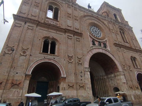 新教堂-昆卡必去景点