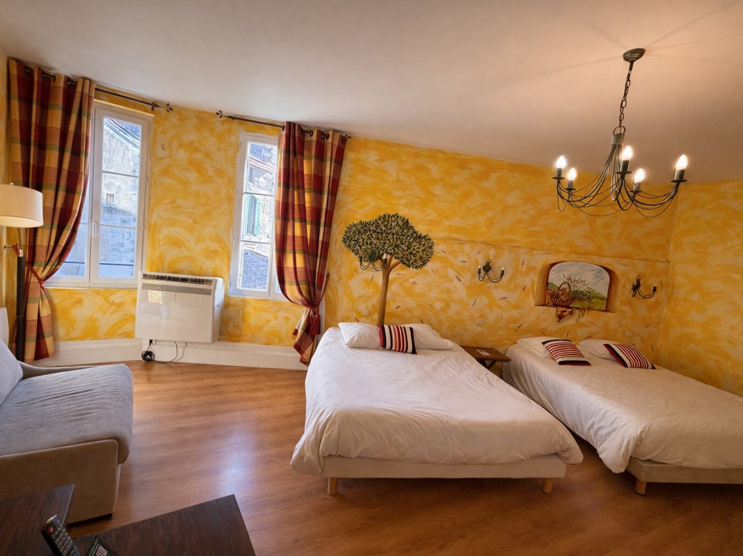 利布尔讷拉图尔酒店主图