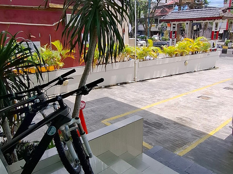 巴里巴班维兹鼎盛酒店主图