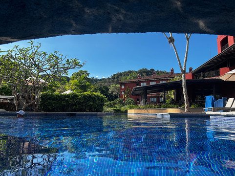 Zoe Beach Side Seafood & Grill