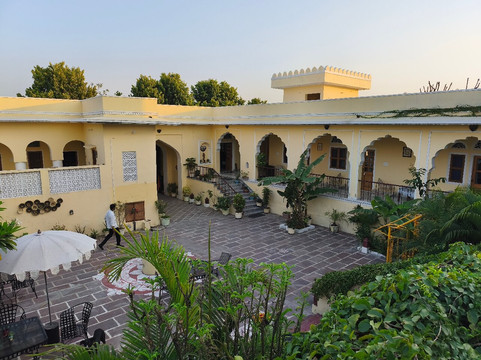 恰布里亚福特酒店主图