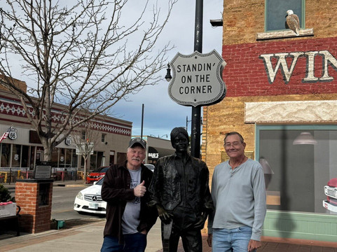 Standin' On The Corner-温斯洛必去景点