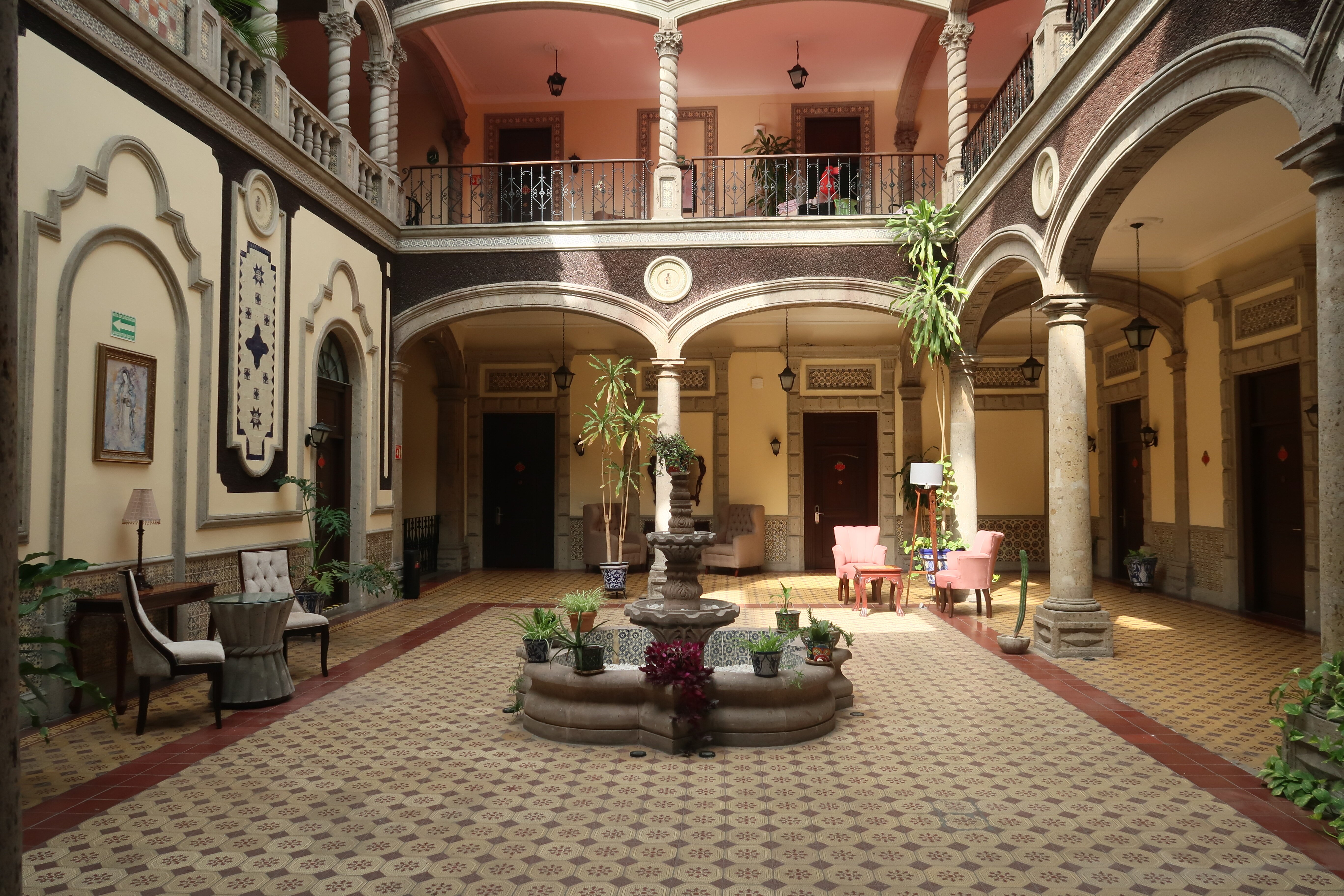 莫拉莱斯历史市中心酒店-官方