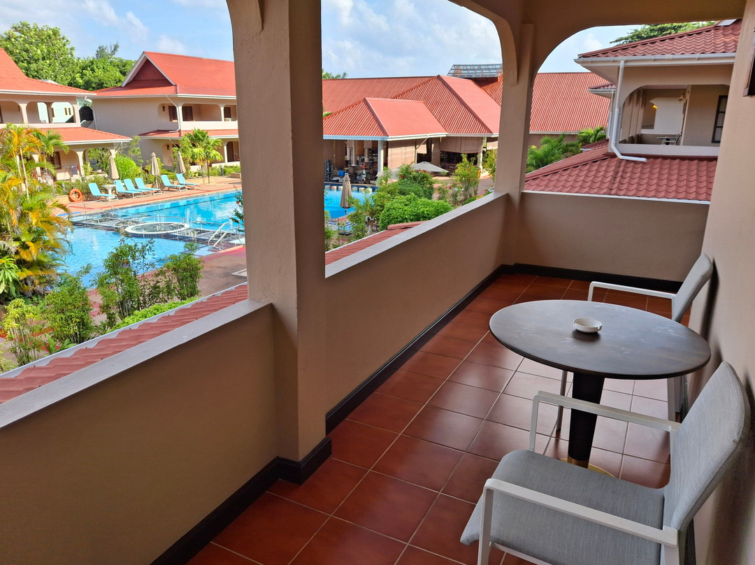 绿洲餐厅酒店和水疗中心主图