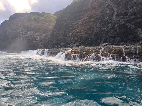 Makana Charters and Tours-卡慕也拉必去景点