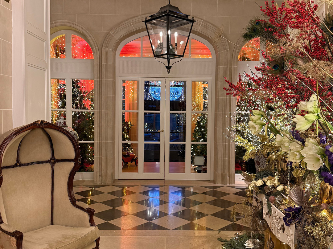 怡东大湖景酒店主图