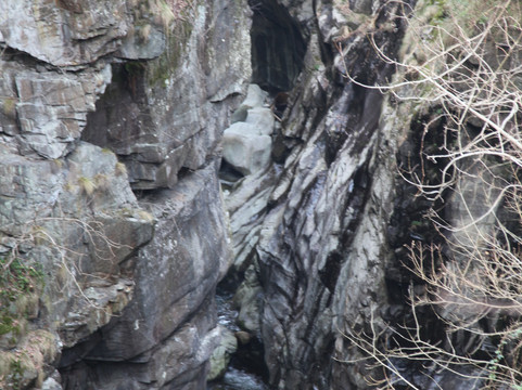 Orrido di sant'anna-坎诺比奥必去景点