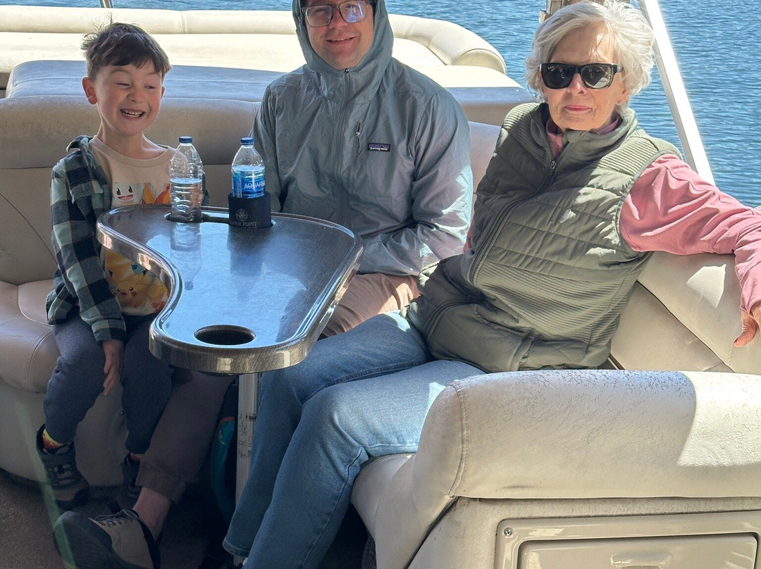 Lake Glenville Scenic Waterfall Cruises-Cashiers必去景点