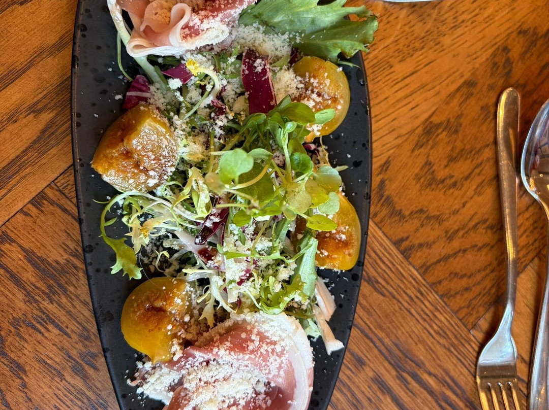 金雀花山饭店主图