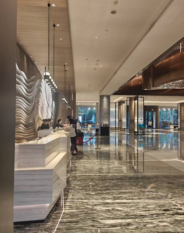 南宁中心永恒皇冠假日酒店主图