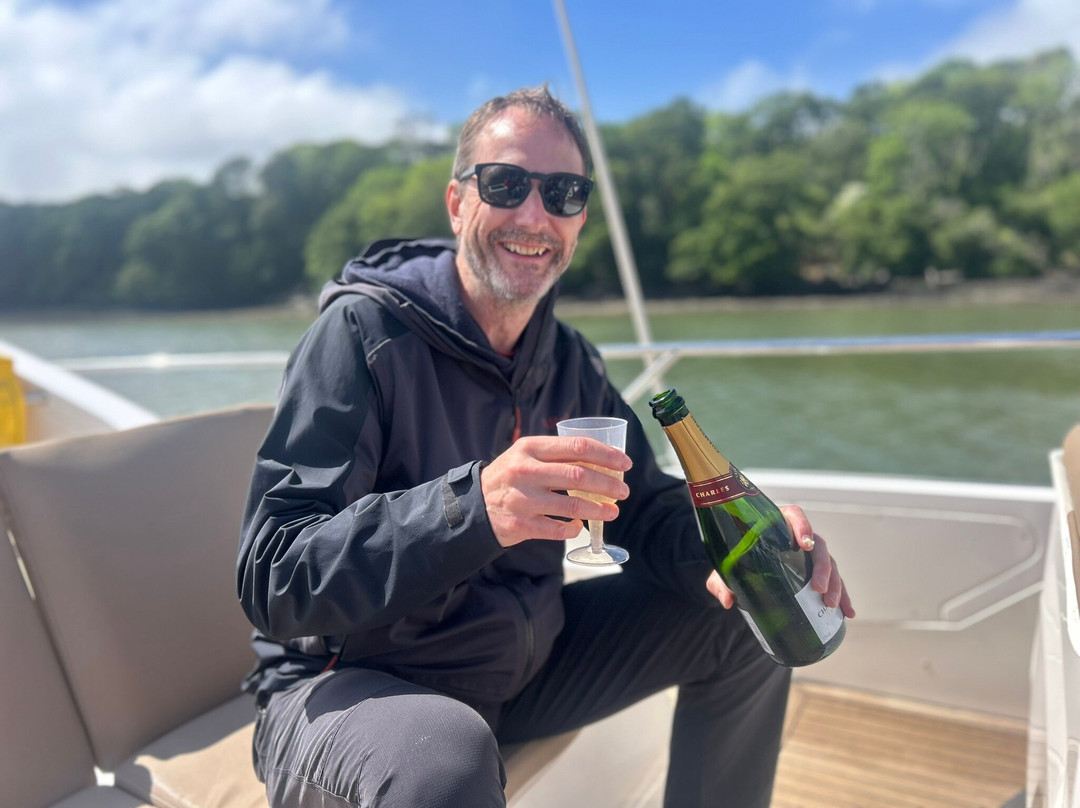Falmouth Motorboat Charters-法尔茅斯必去景点
