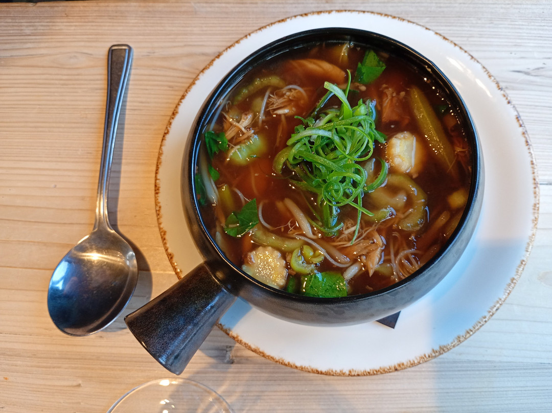 皇后酒店主图