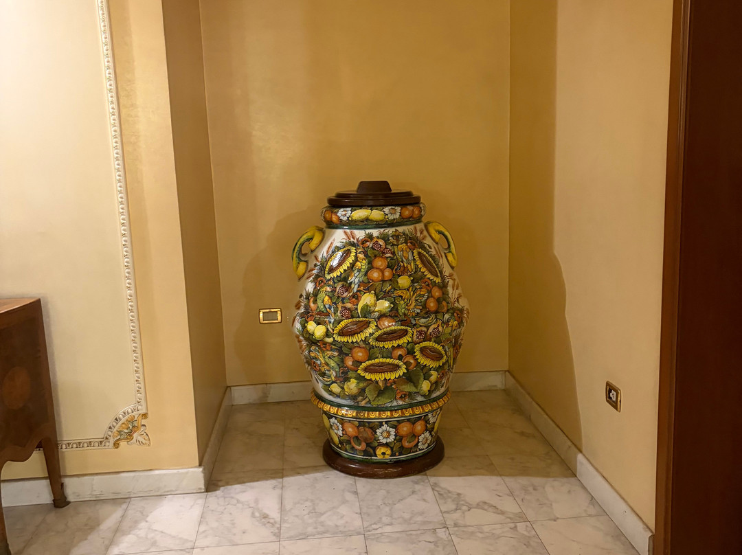 凡维特里大酒店主图