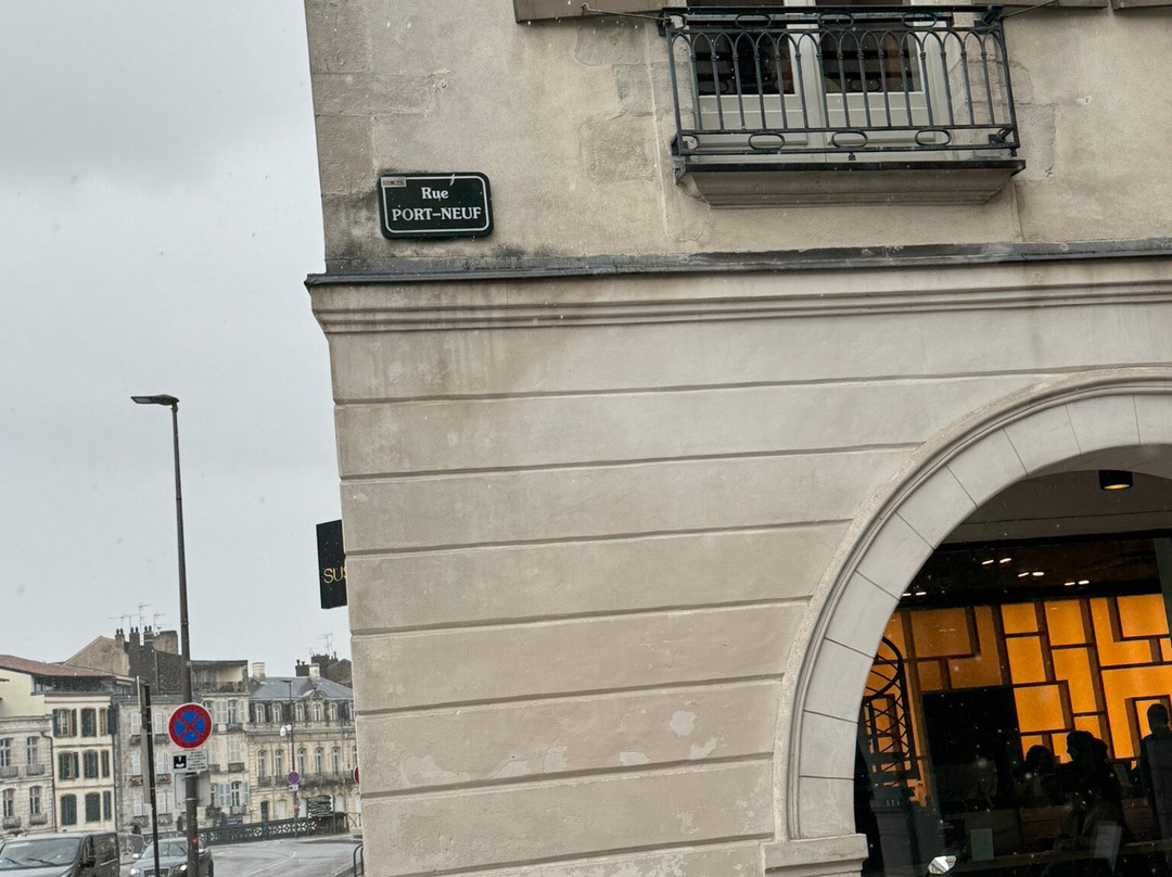 Rue Port Neuf-Bayonne必去景点