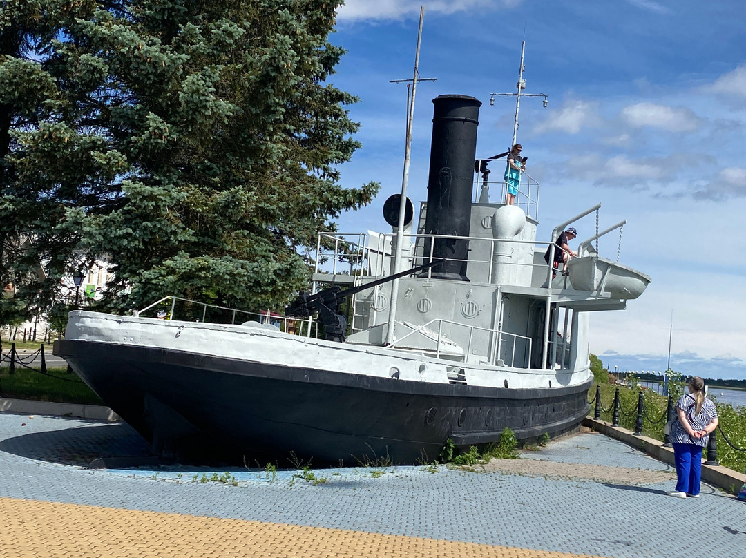 Ladoga Military Fleet Monument and Memorial Complex Doroga Zhizni-Novaya Ladoga必去景点