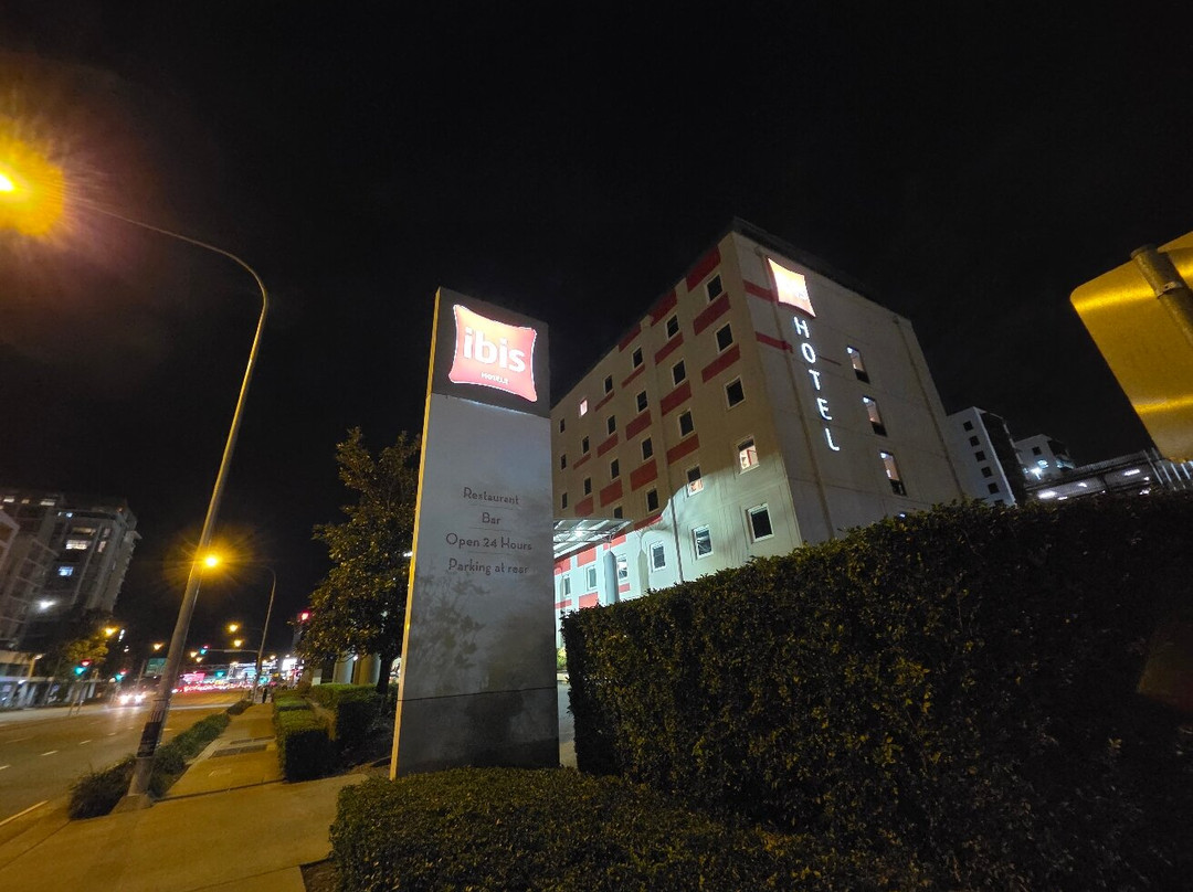 悉尼机场宜必思酒店主图