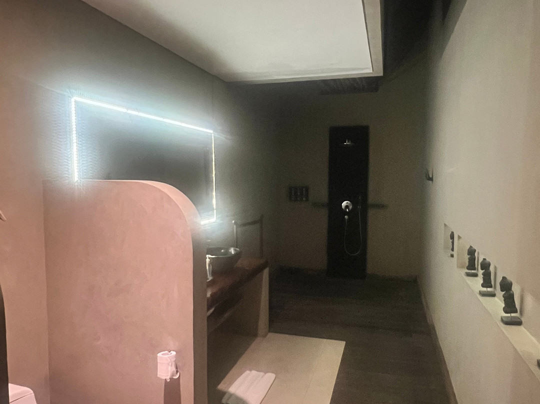 水明漾蓝色卡玛绿洲酒店主图