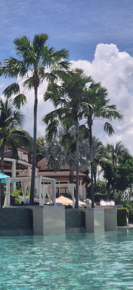 板瓦海滩铂尔曼普吉岛度假酒店-旅行者