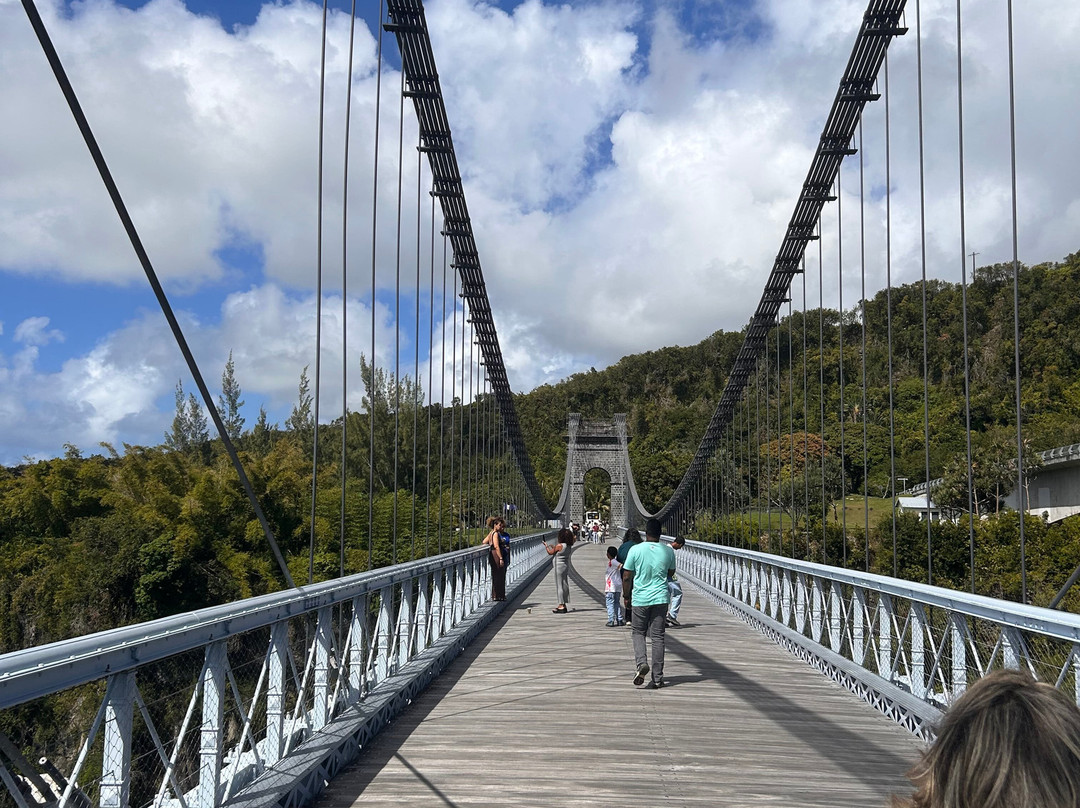 Pont Suspendu de la Rivière de l'Est-圣罗斯必去景点