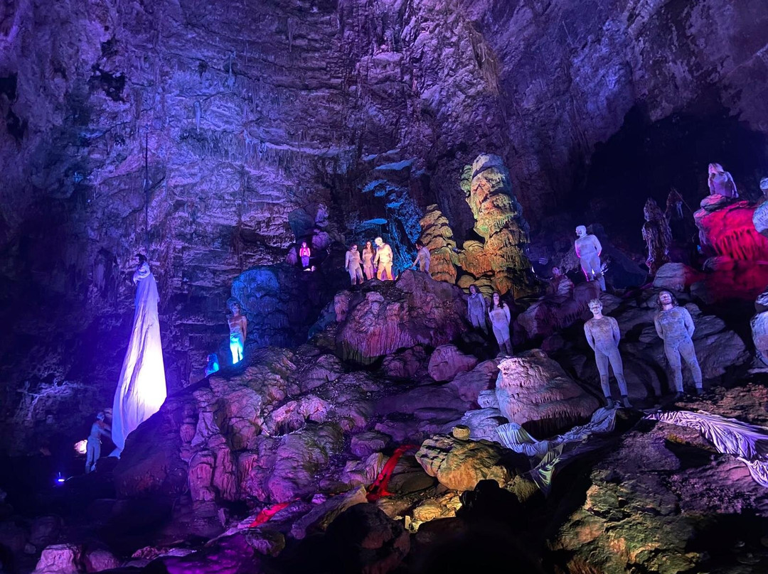 Hell in the Cave-卡斯特拉纳格罗泰必去景点