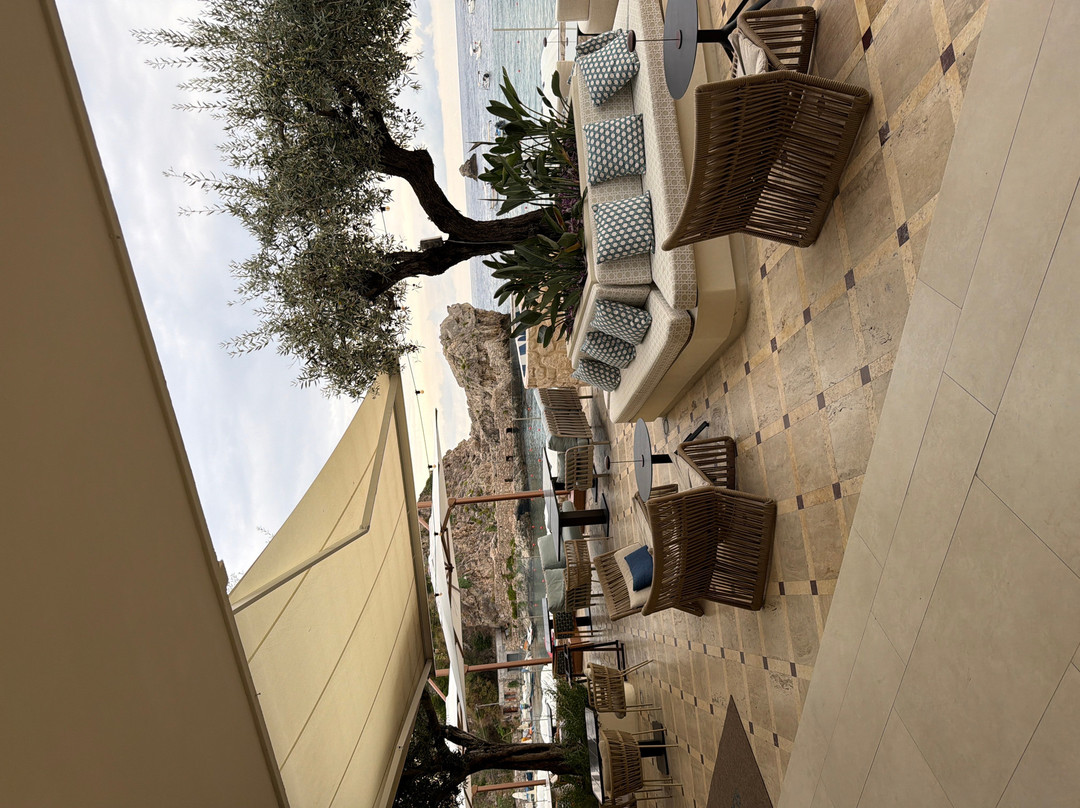 Almarè Bar