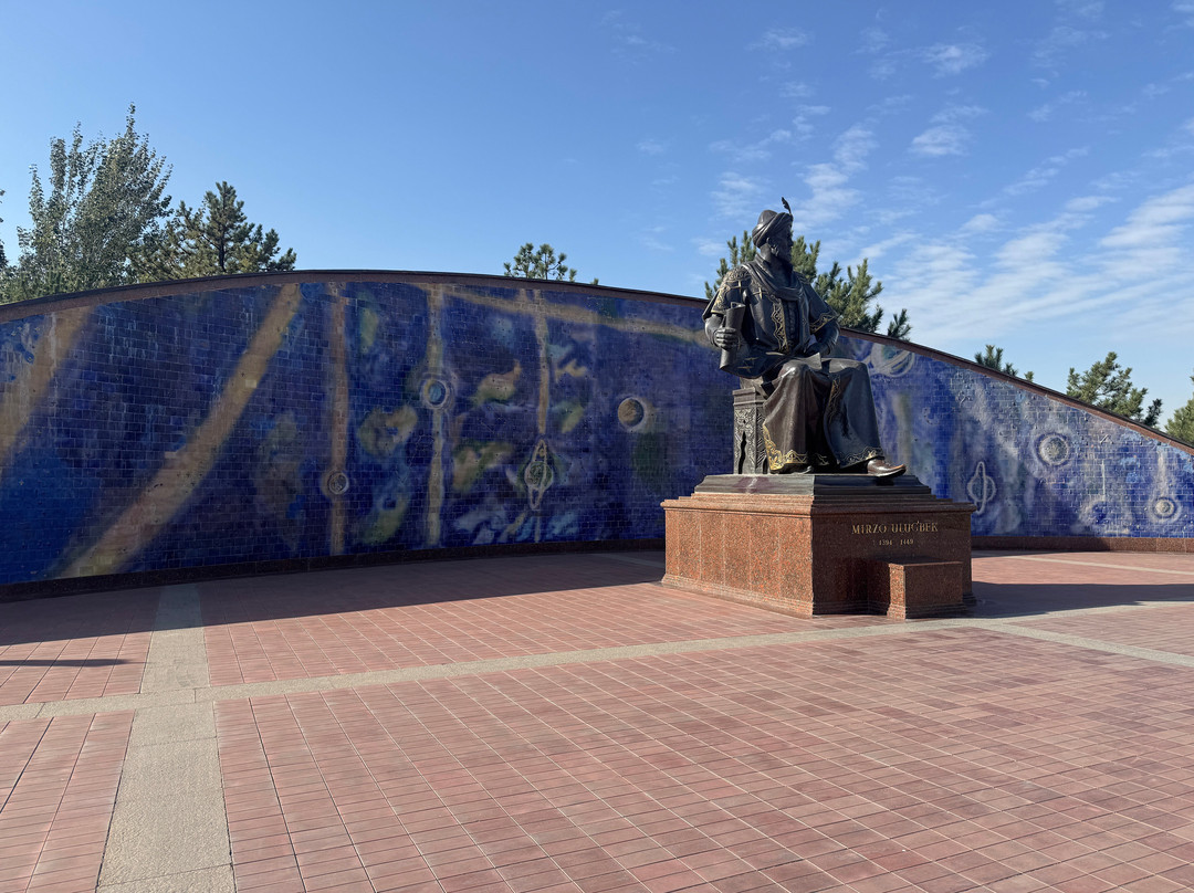 Monument to Mirzo Ulugbek-撒马尔罕必去景点