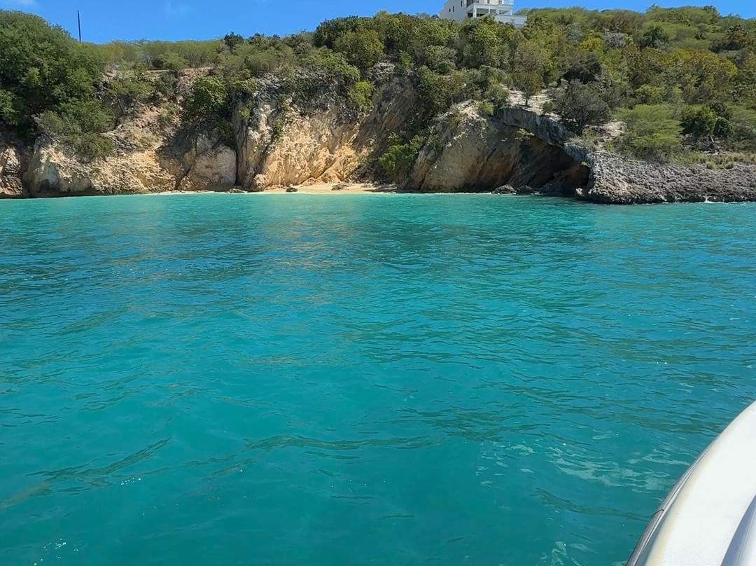 Captain Alan's Boat Charters-Oyster Pond必去景点