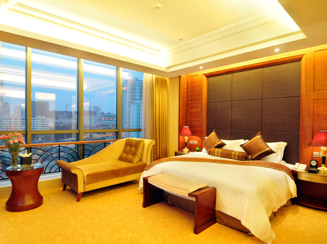 海口康年皇冠花园酒店主图