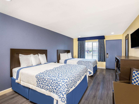 班宁奥特莱斯商场戴斯酒店