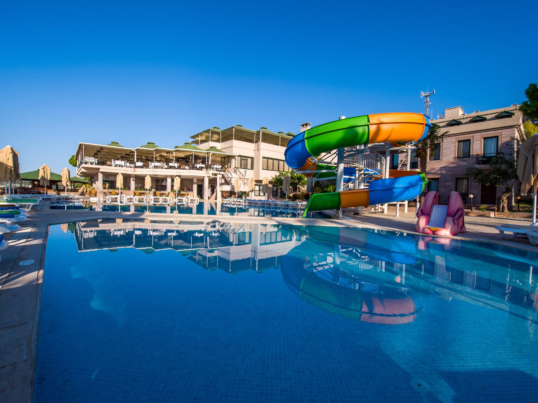 Dc Club Assos Eden Gardens Hotel