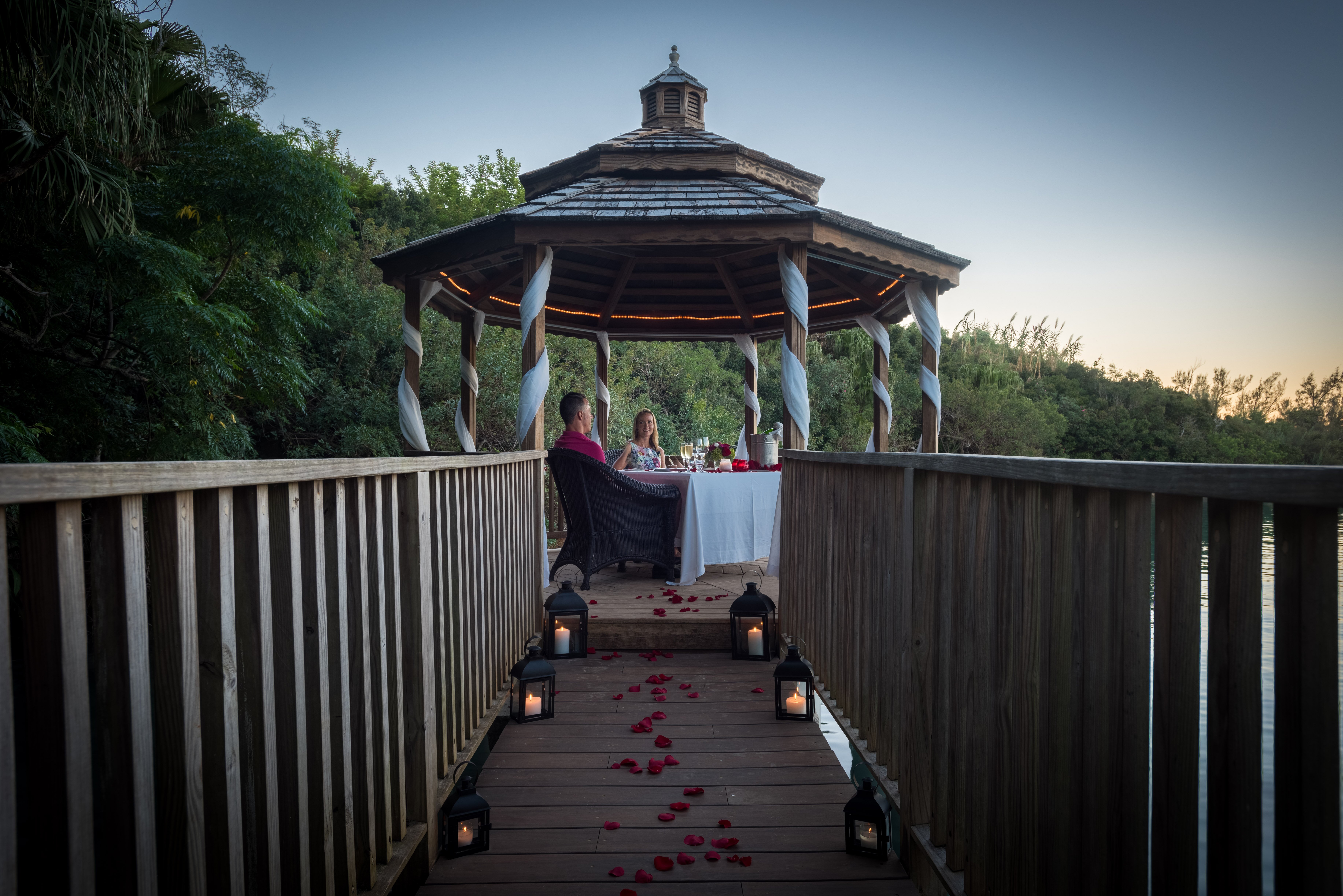 Grotto Bay Beach Resort & Spa-官方