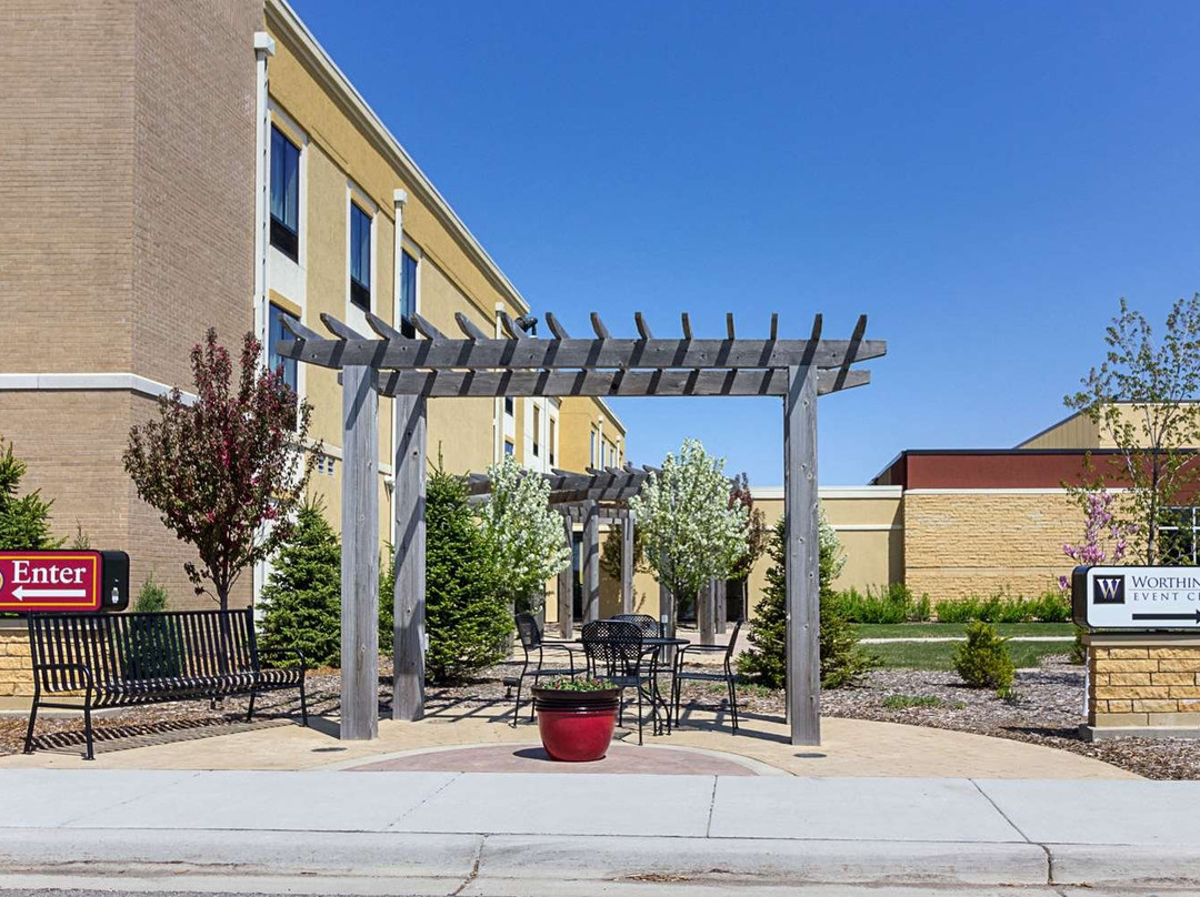 Comfort Suites & Conference Center主图