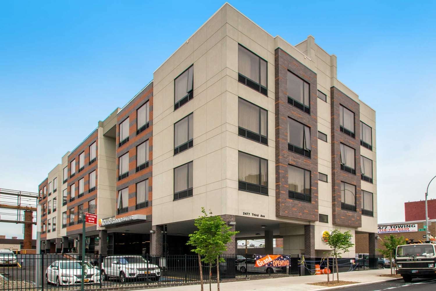 Comfort Inn & Suites near Stadium-官方