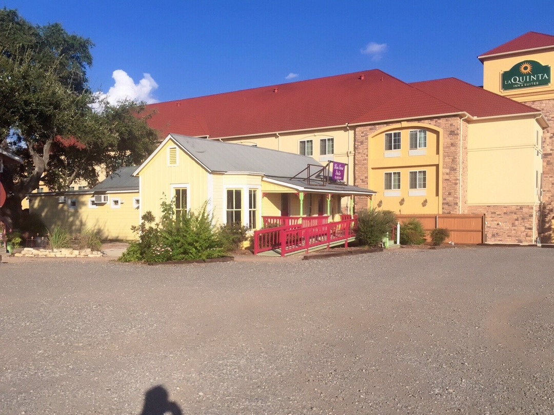 La Quinta Inn & Suites by Wyndham Floresville主图