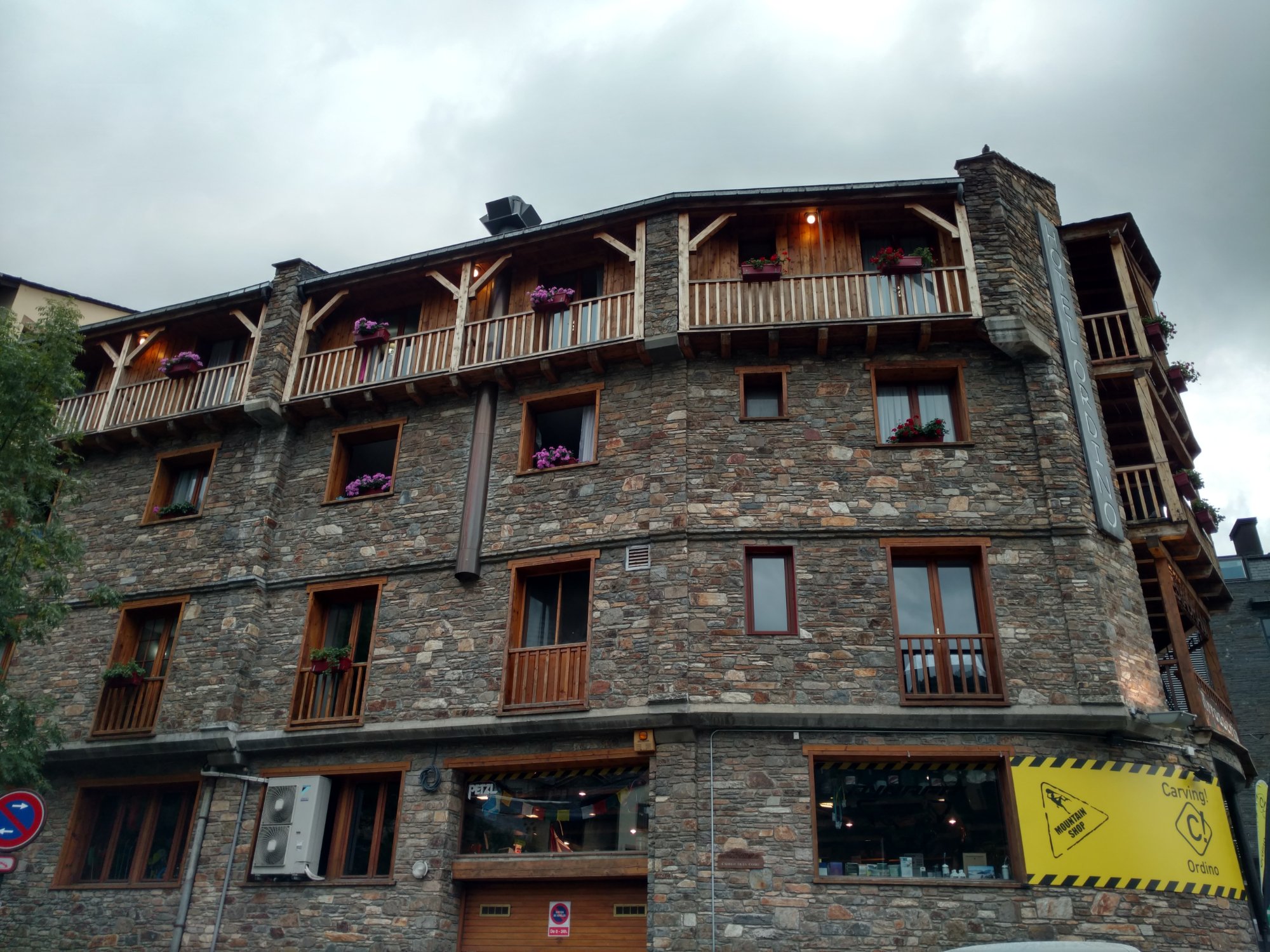 Ordino Hotel-浴室