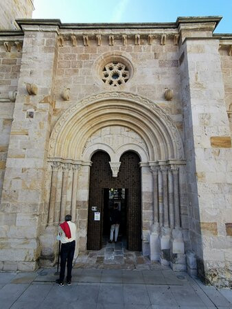 Iglesia de Santiago del Burgo景点图片