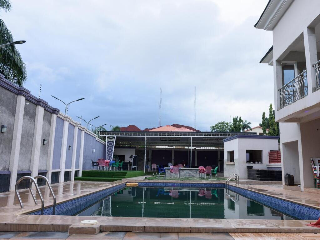 Predia Hotel & Suites-泳池