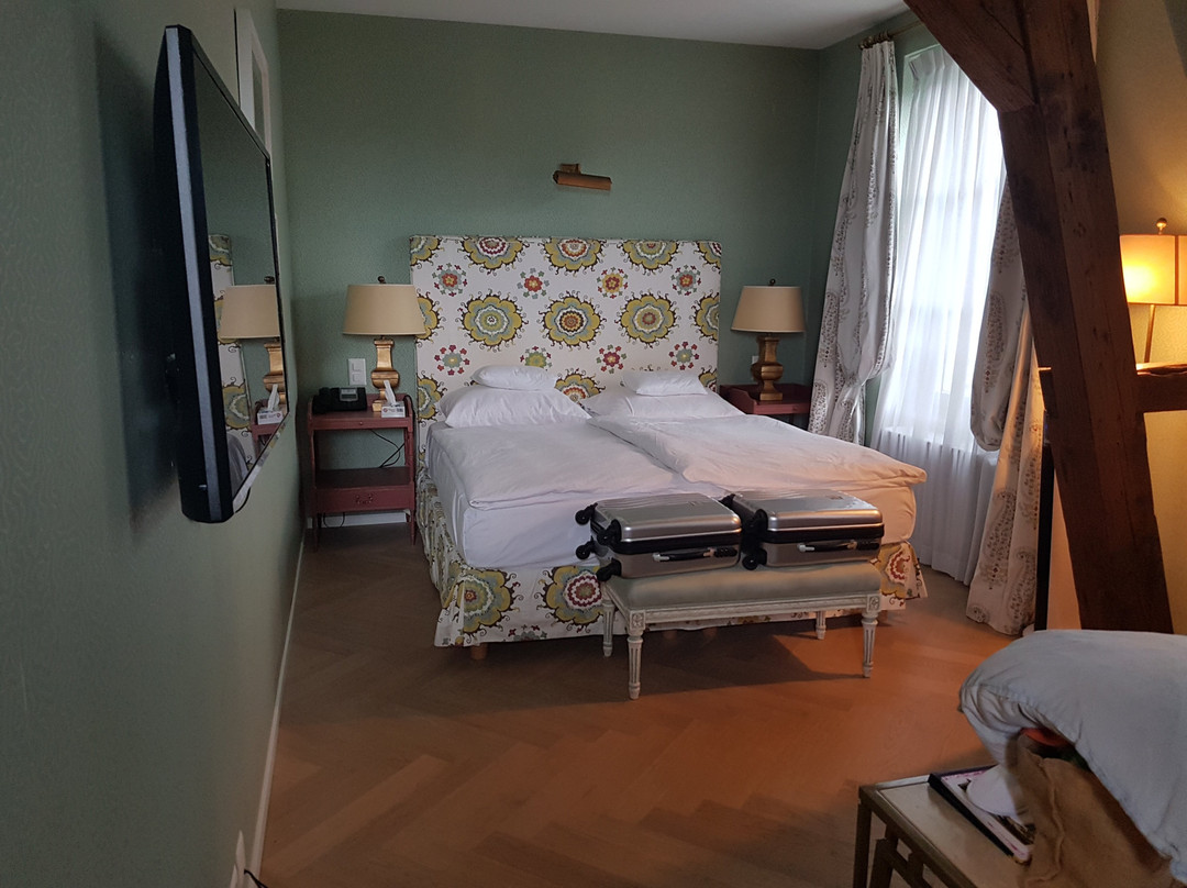 古奇城堡酒店主图