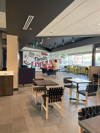 小石城北部希尔顿Tru酒店主图
