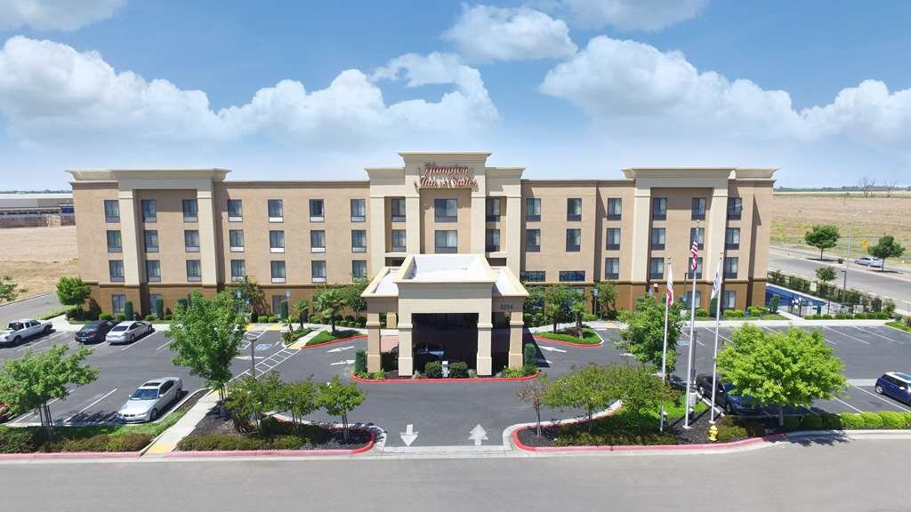 Hampton Inn & Suites Madera主图