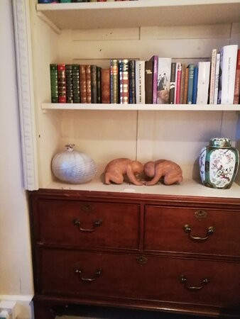 Cedar House Boutique B&B主图