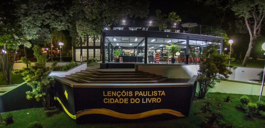 Biblioteca Municipal Orígenes Lessa